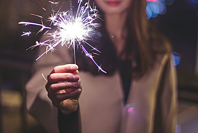 秘 蜜桃视频在线观看：成人内容合法化辩论引发的社会思考与未来探索-1