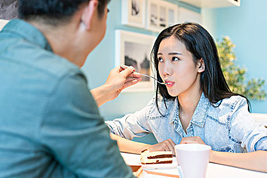伽罗といちゃつ腿法教程视频：武术传承新风尚：“伽罗腿法”教程走红网络，激发武术热潮-1