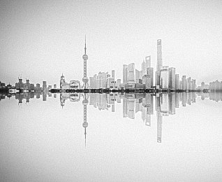 五月天一区二区三区：都市探秘之旅：五月天三区风情，青春艺术交织