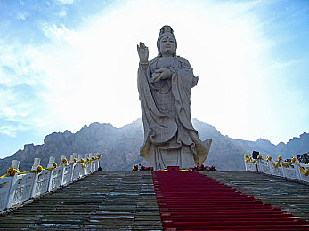 真人裸交动态图gif7式视频：幻境探险，成人秘境：解锁虚拟裸交GIF的奇幻之旅-2