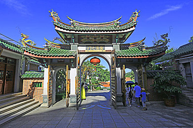 男同黄色：回望隐秘：同性恋历史与黄色争议的探索之旅-1