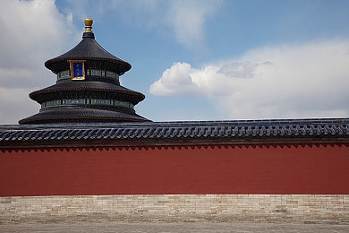 国产精品卡一卡二：穿越历史奇幻，探寻卡牌策略新境界-1