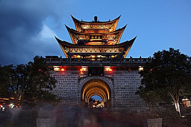久久人：坚持梦想之旅：探寻“久久人”的奇迹之路-1