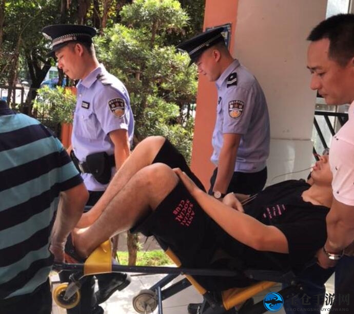 高考与生命：复读生抱病考试突发胃出血